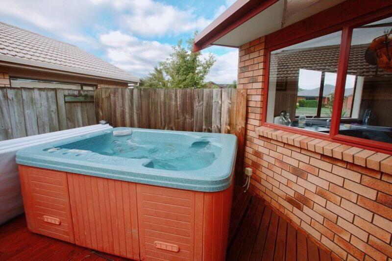 The Ocean Dream Villa Rotorua Exterior photo